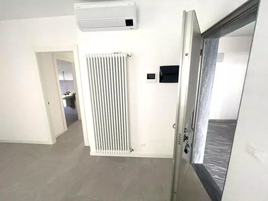 Immagine 16 di Appartamento in vendita  a Massa