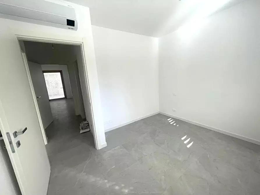 Immagine 26 di Appartamento in vendita  a Massa