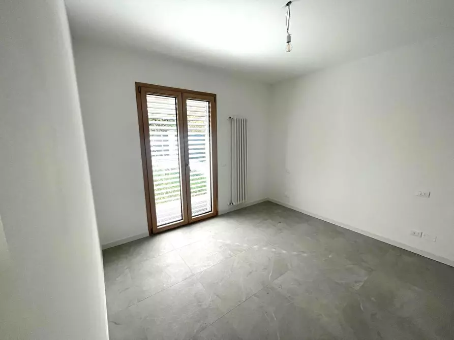 Immagine 36 di Appartamento in vendita  a Massa