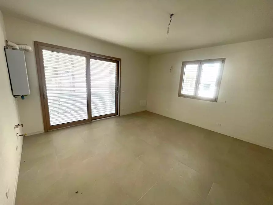 Immagine 7 di Appartamento in vendita  a Massa