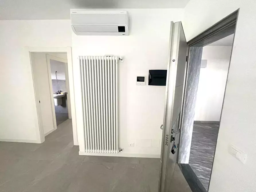 Immagine 17 di Appartamento in vendita  a Massa