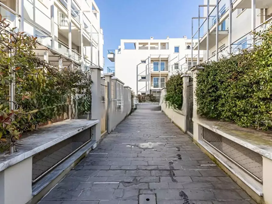 Immagine 9 di Appartamento in vendita  a Massa