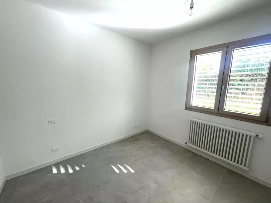 Immagine 24 di Appartamento in vendita  a Massa