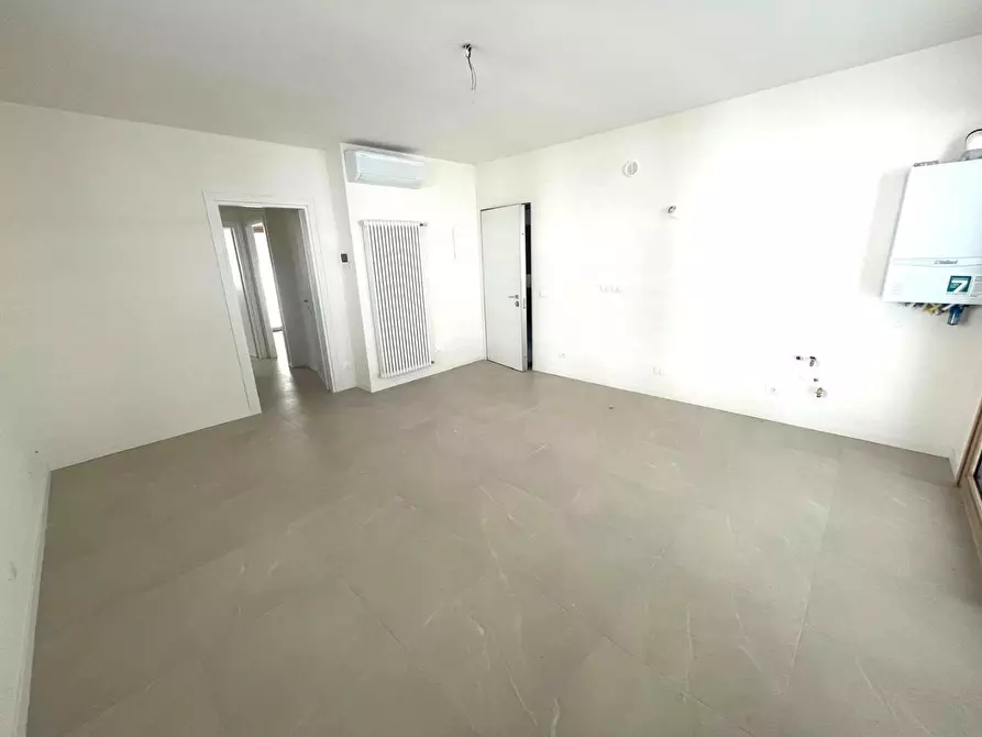 Immagine 14 di Appartamento in vendita  a Massa