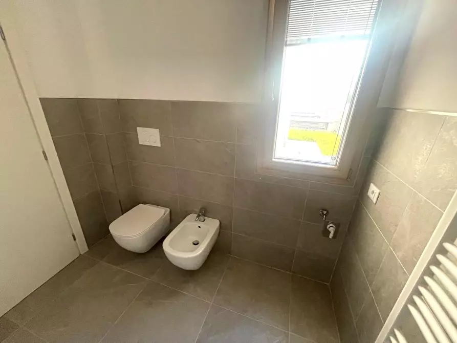 Immagine 31 di Appartamento in vendita  a Massa