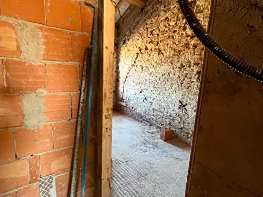 Immagine 21 di Terratetto in vendita  a Cascina