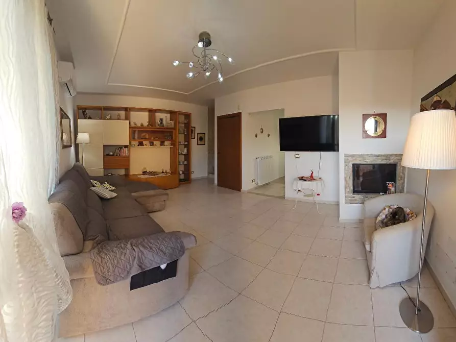 Immagine 1 di Casa bifamiliare in vendita  a Collesalvetti