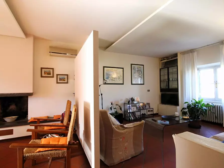 Immagine 7 di Appartamento in vendita  a Lucca