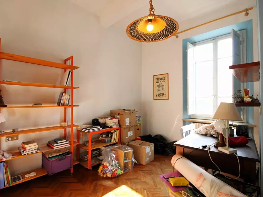 Immagine 15 di Appartamento in vendita  a Lucca