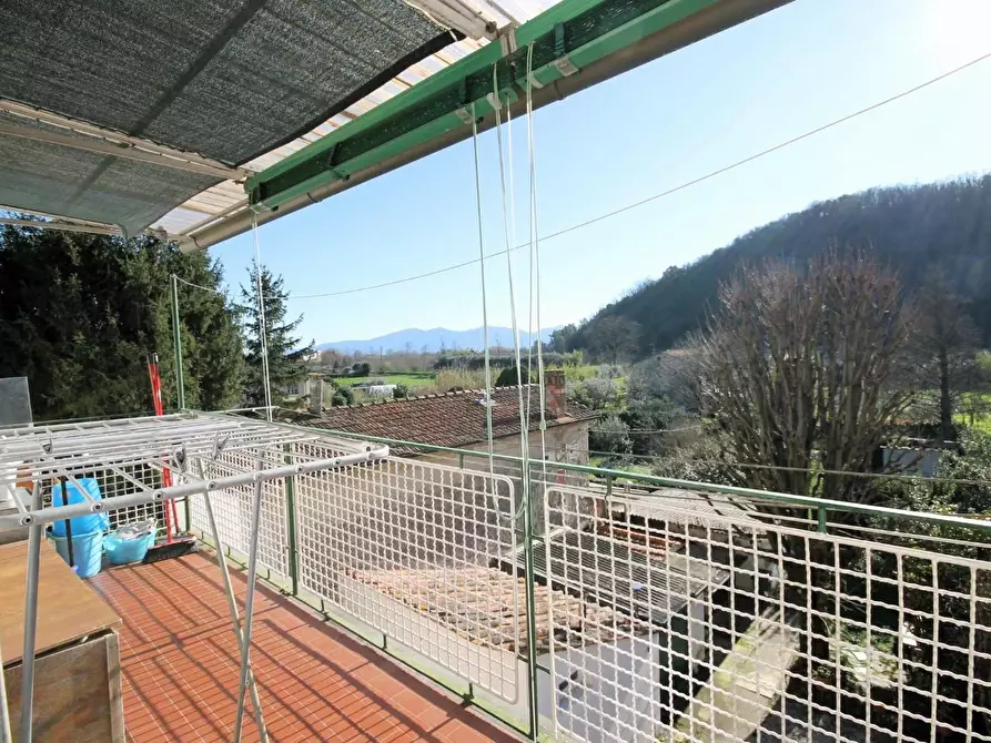 Immagine 5 di Appartamento in vendita  a Lucca