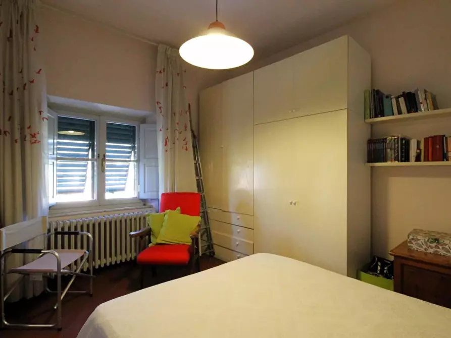 Immagine 12 di Appartamento in vendita  a Lucca