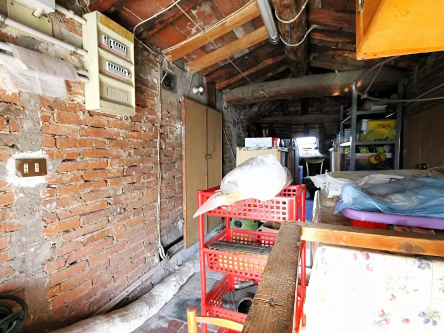 Immagine 13 di Appartamento in vendita  a Lucca