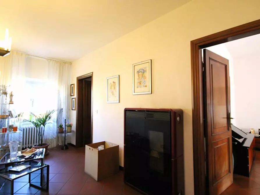 Immagine 6 di Appartamento in vendita  a Lucca