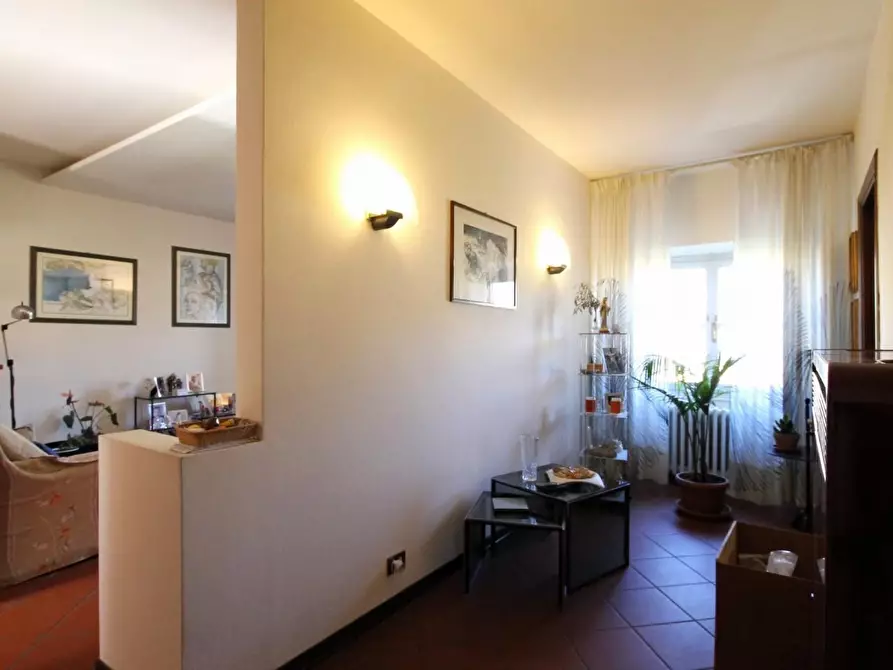 Immagine 8 di Appartamento in vendita  a Lucca