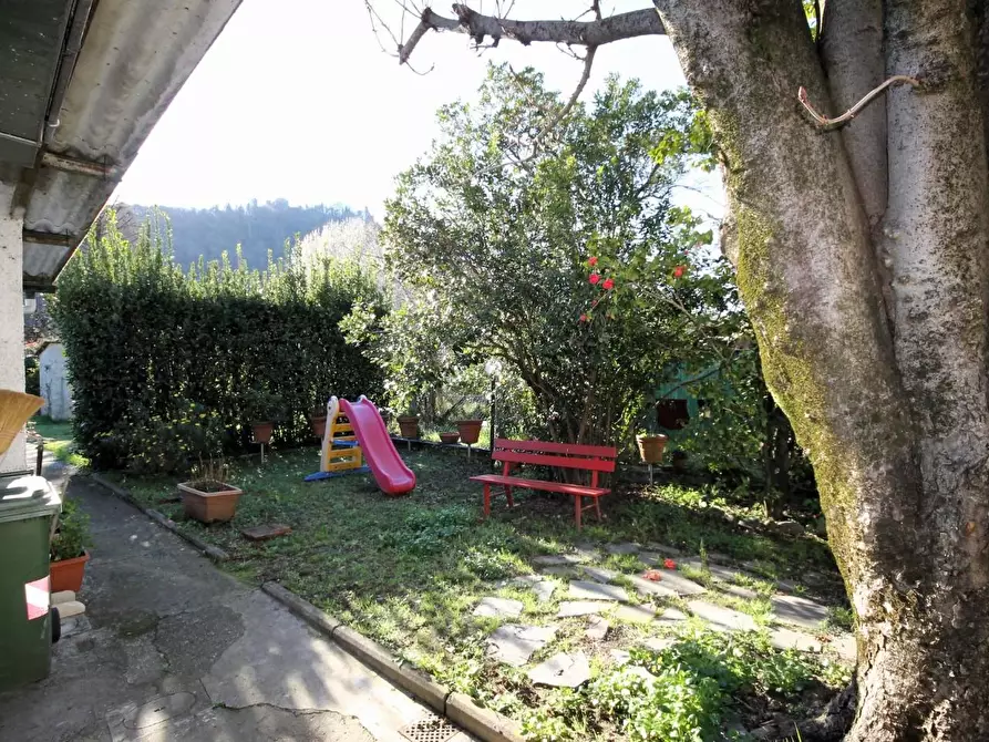 Immagine 19 di Appartamento in vendita  a Lucca