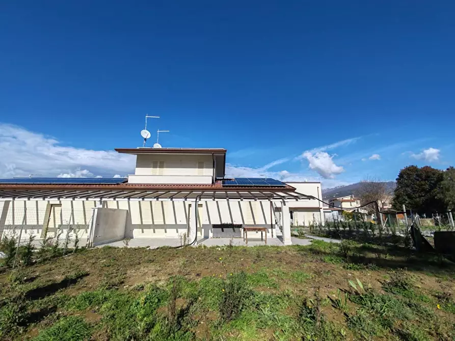 Immagine 6 di Casa bifamiliare in vendita  a Massa