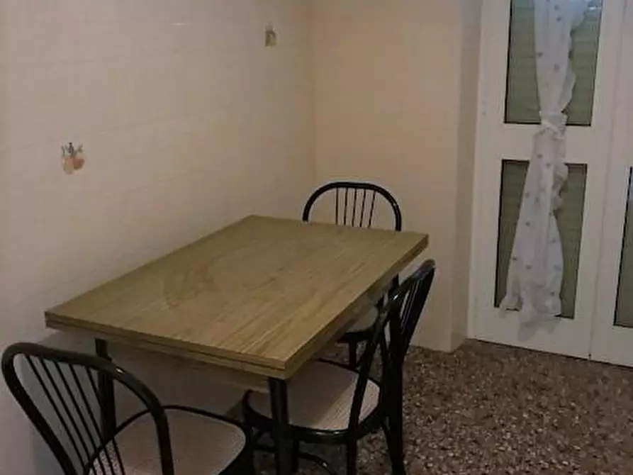 Immagine 14 di Appartamento in affitto  a Camaiore