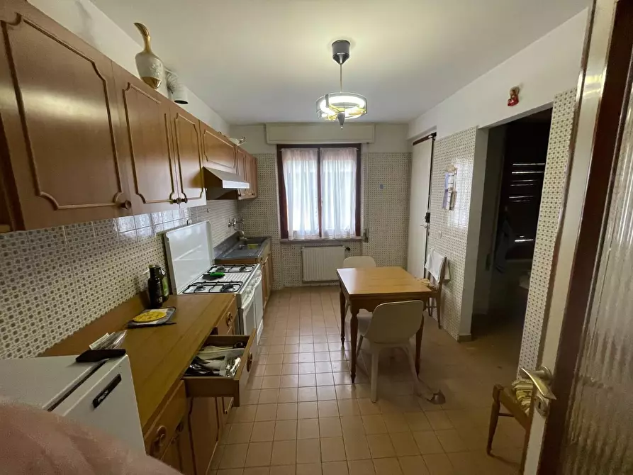 Immagine 5 di Villa in vendita  a Pietrasanta