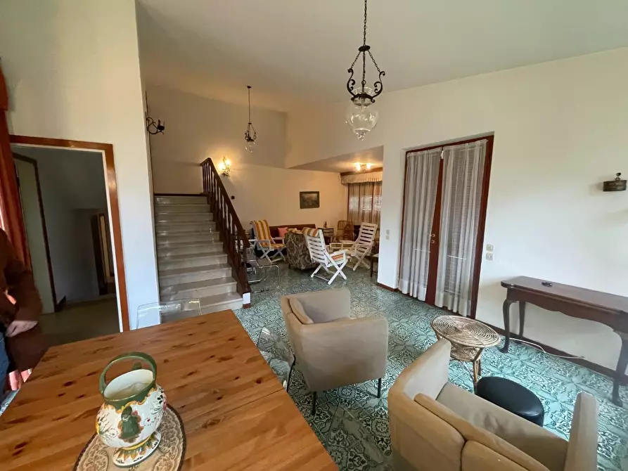 Immagine 4 di Villa in vendita  a Pietrasanta