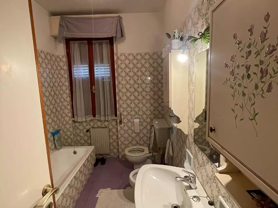 Immagine 11 di Villa in vendita  a Pietrasanta