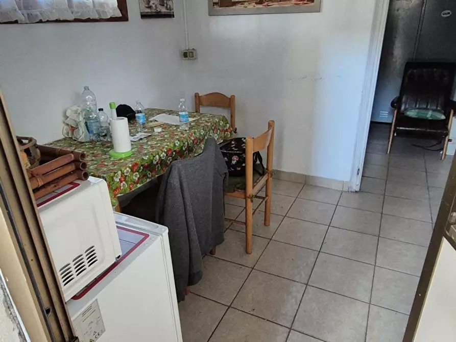 Immagine 19 di Attività artigianale in vendita  a Camaiore