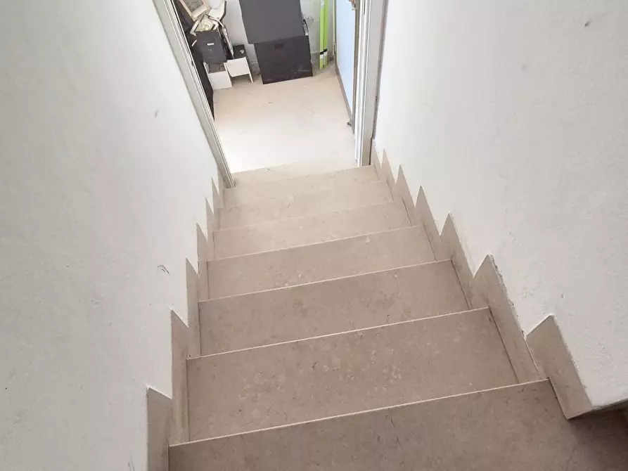 Immagine 29 di Attività artigianale in vendita  a Camaiore