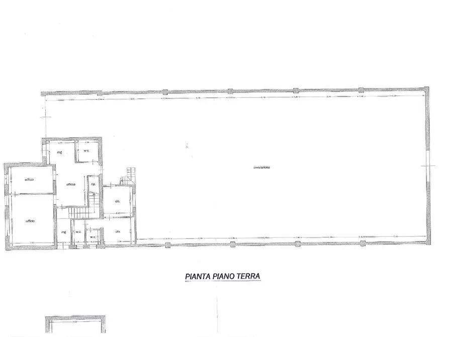 Immagine 40 di Attività artigianale in vendita  a Camaiore