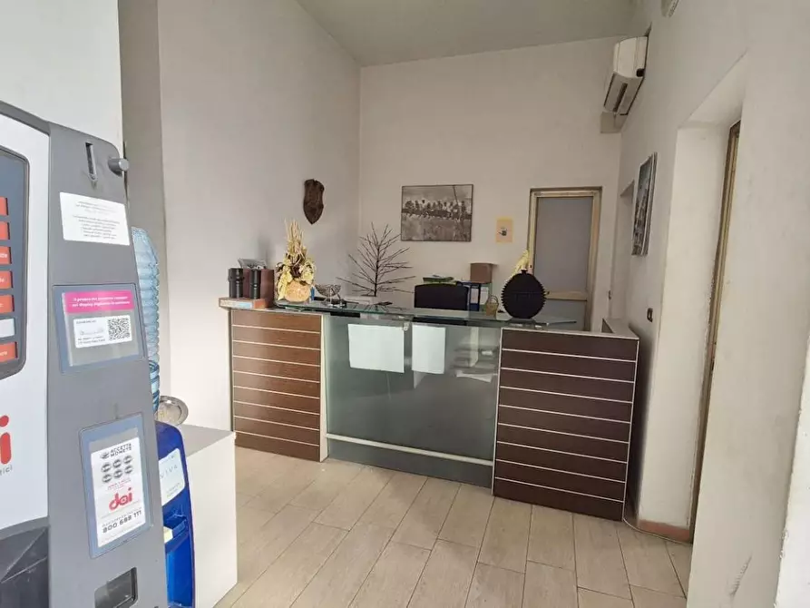 Immagine 3 di Attività artigianale in vendita  a Camaiore