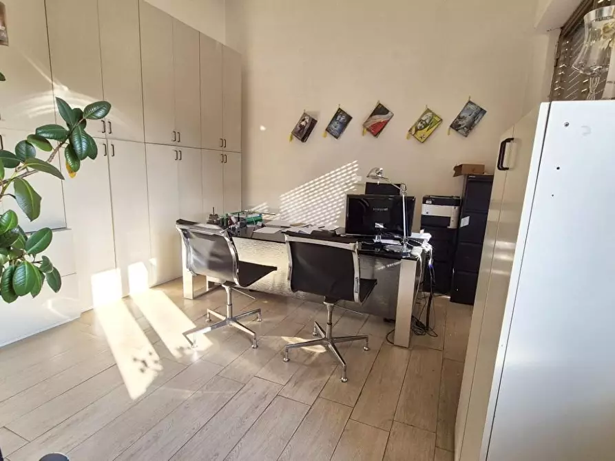 Immagine 8 di Attività artigianale in vendita  a Camaiore