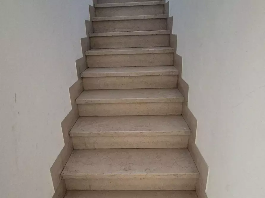 Immagine 30 di Attività artigianale in vendita  a Camaiore