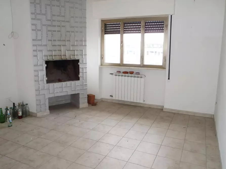 Immagine 31 di Attività artigianale in vendita  a Camaiore