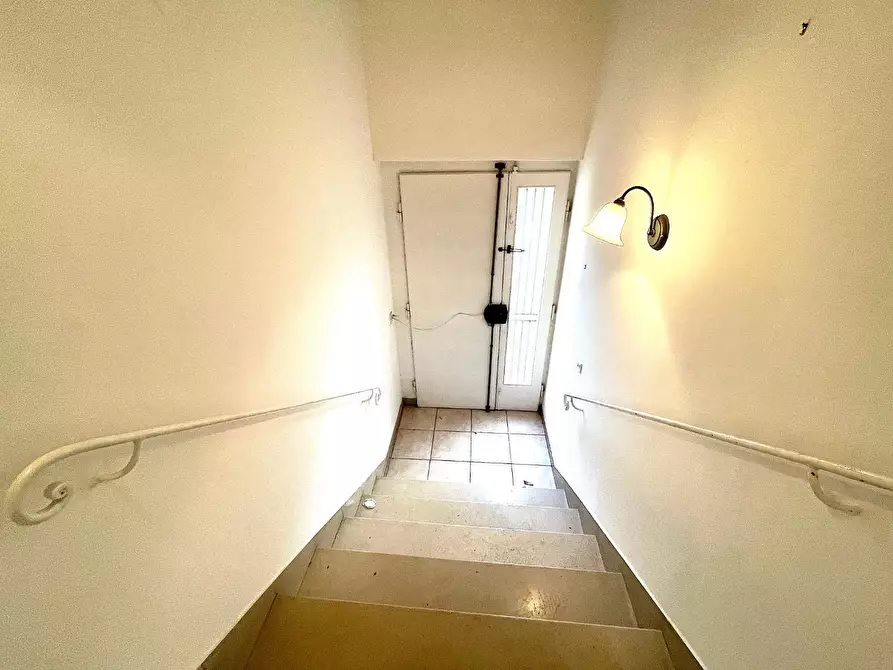 Immagine 18 di Appartamento in vendita  a Empoli