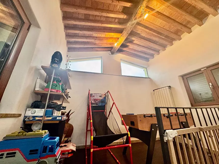 Immagine 25 di Casa semindipendente in vendita  a Massa