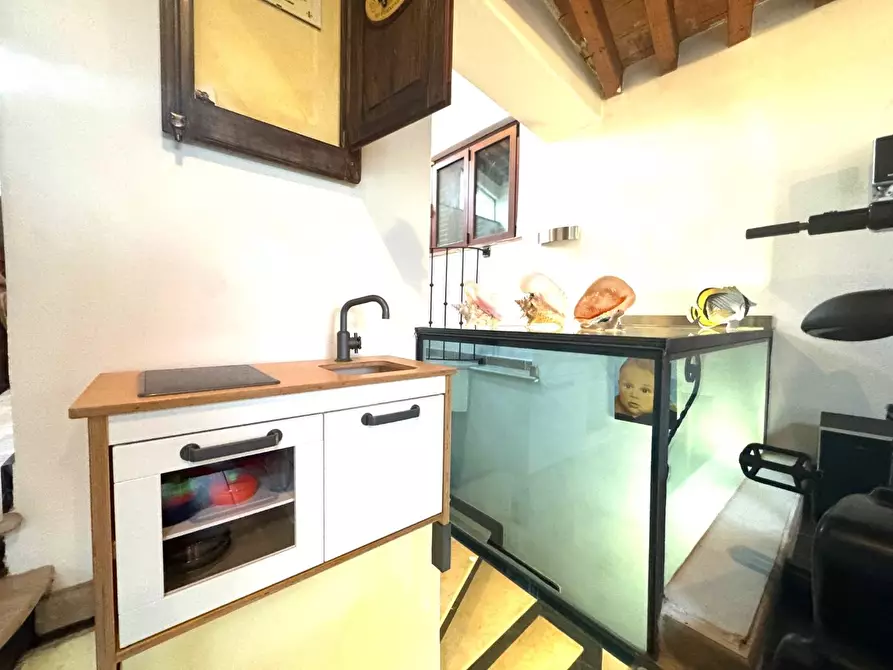 Immagine 24 di Casa semindipendente in vendita  a Massa