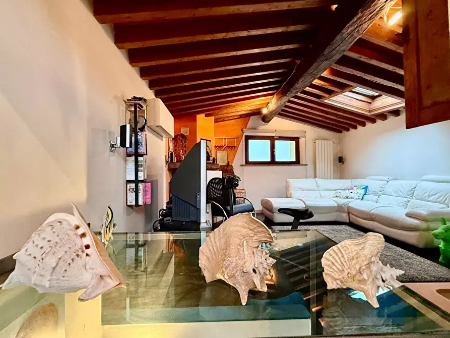 Immagine 20 di Casa semindipendente in vendita  a Massa