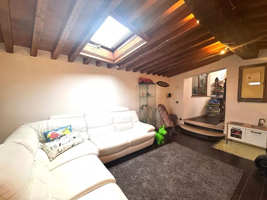 Immagine 22 di Casa semindipendente in vendita  a Massa