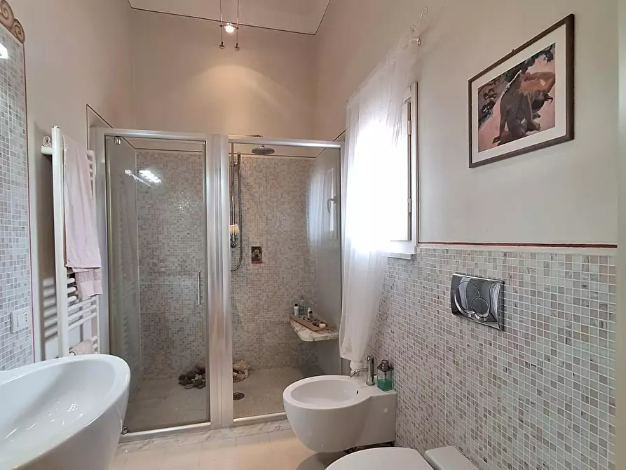 Immagine 33 di Casa indipendente in vendita  a Pisa