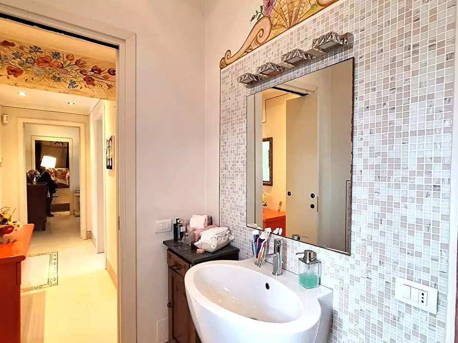 Immagine 34 di Casa indipendente in vendita  a Pisa