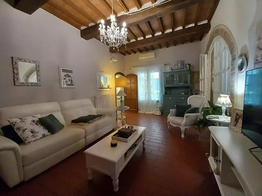 Immagine 11 di Rustico / casale in vendita  a Pisa