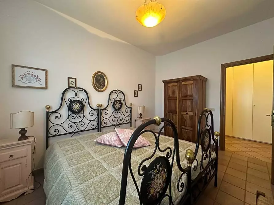 Immagine 4 di Villa in vendita  a Semproniano