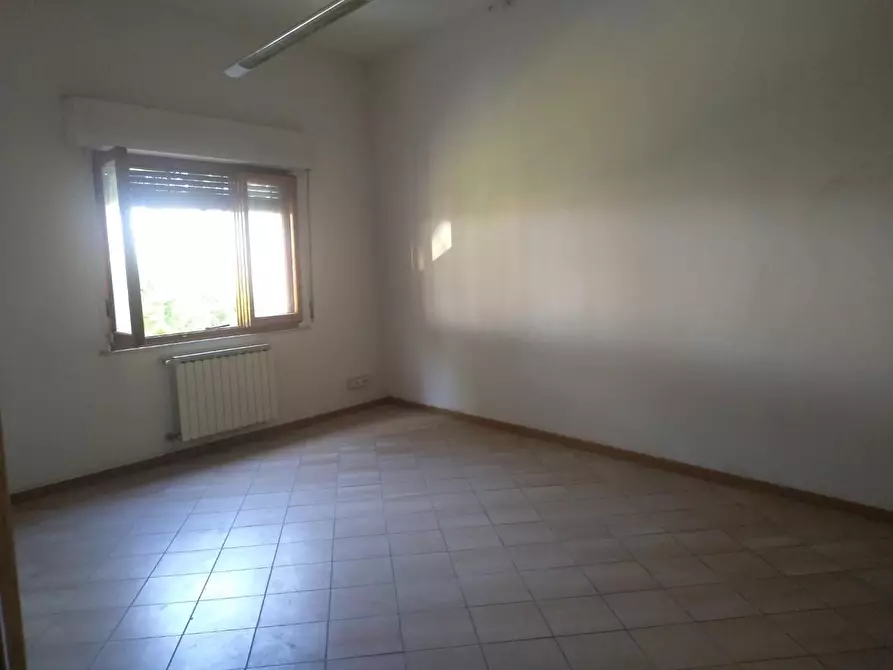Immagine 9 di Ufficio in vendita  a Empoli