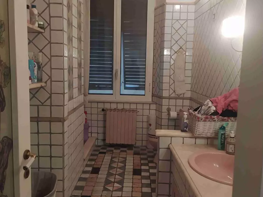 Immagine 29 di Appartamento in vendita  a Lucca