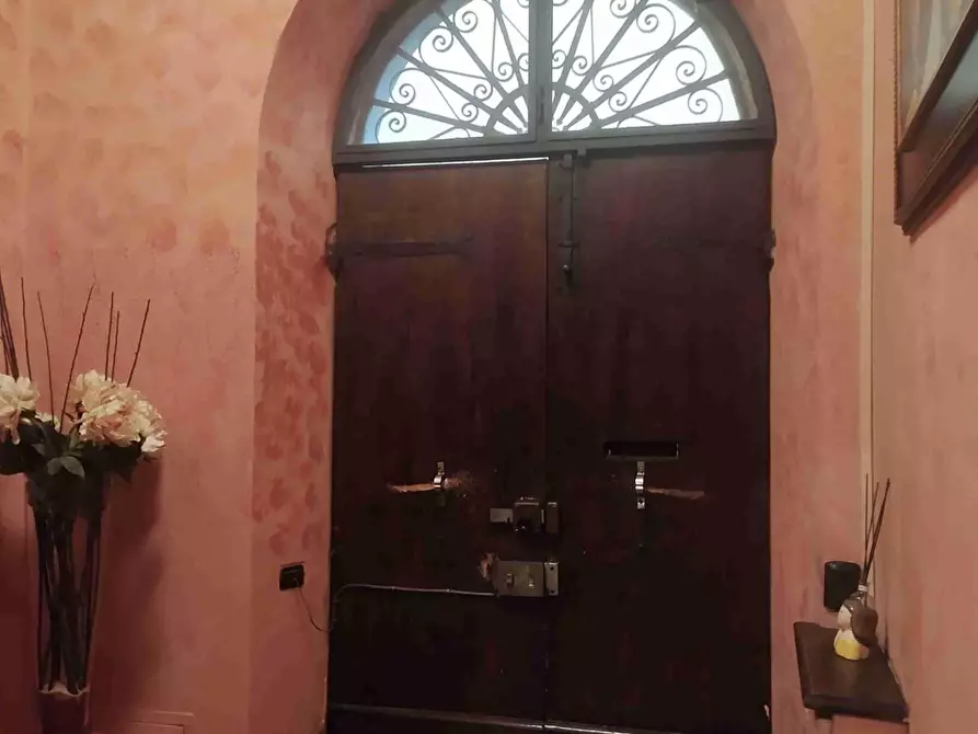 Immagine 4 di Appartamento in vendita  a Lucca