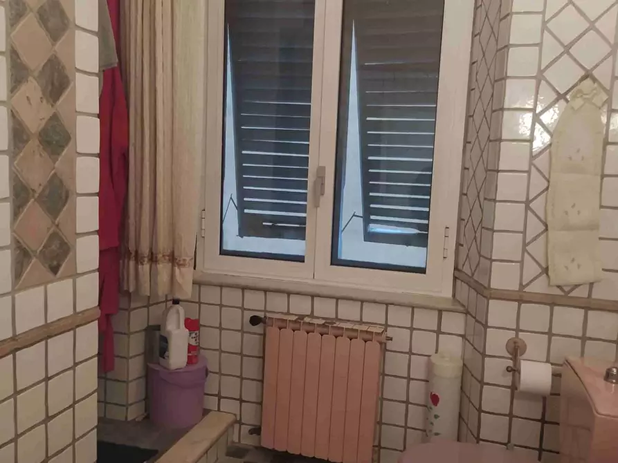 Immagine 28 di Appartamento in vendita  a Lucca