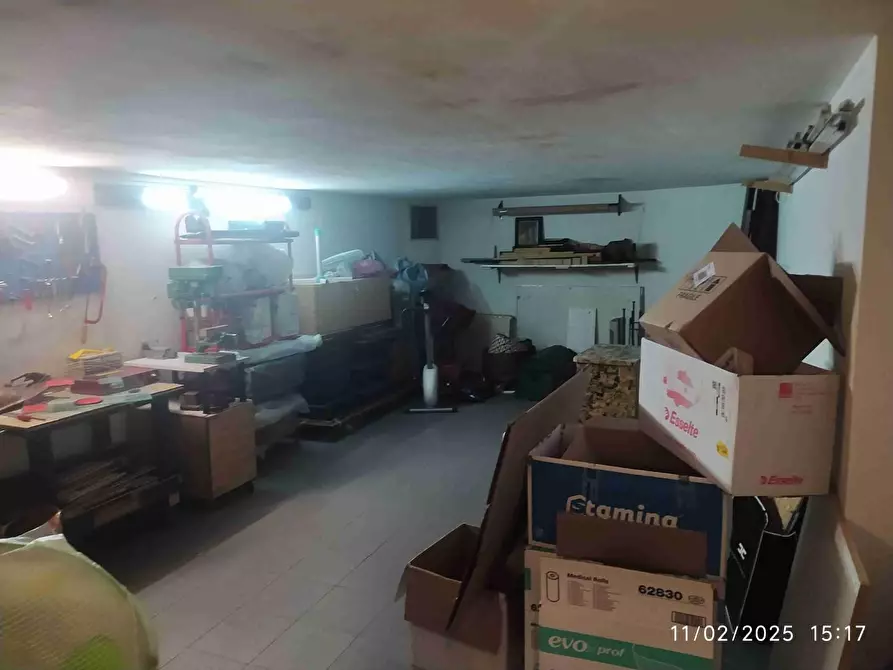 Immagine 38 di Appartamento in vendita  a Lucca