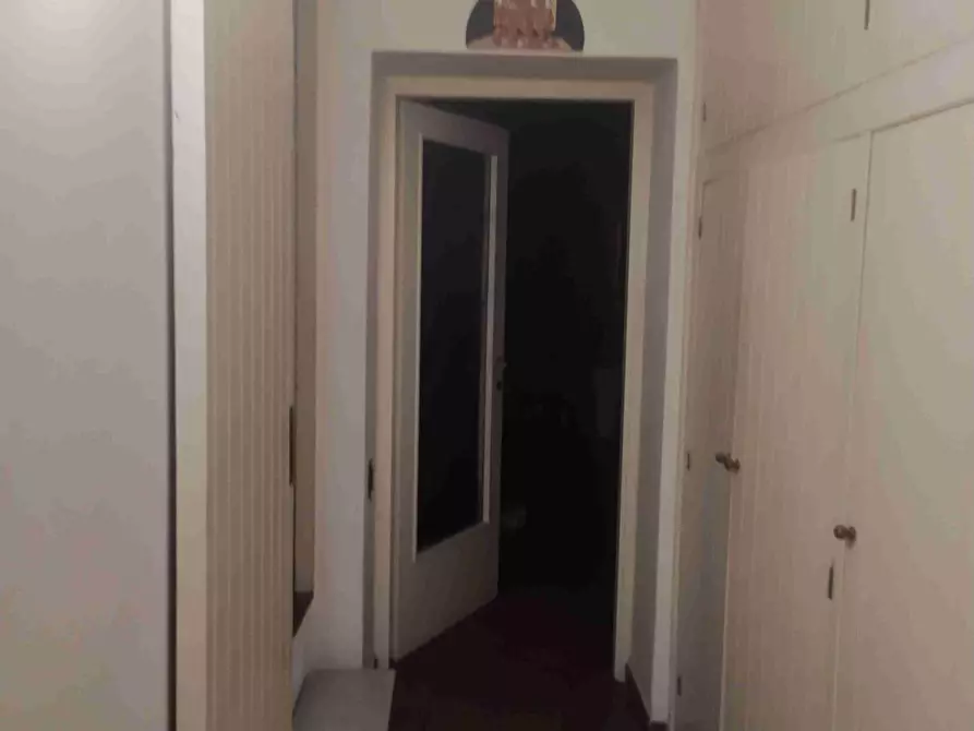 Immagine 17 di Appartamento in vendita  a Lucca