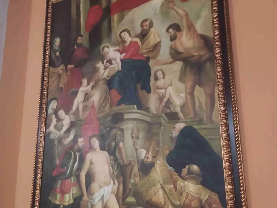 Immagine 12 di Appartamento in vendita  a Lucca