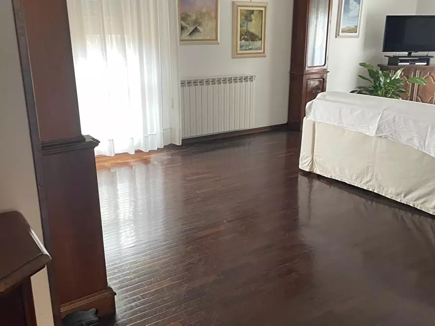 Immagine 6 di Mansarda in vendita  a Carrara