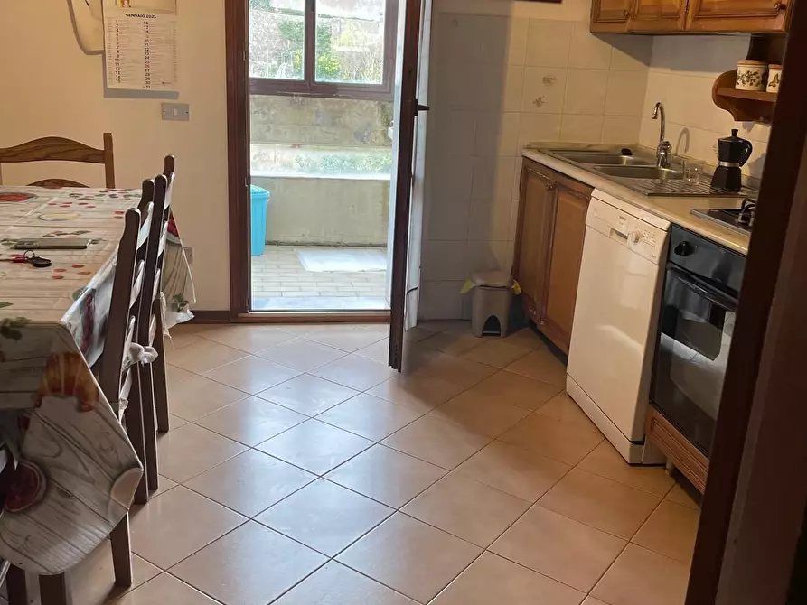 Immagine 3 di Mansarda in vendita  a Carrara