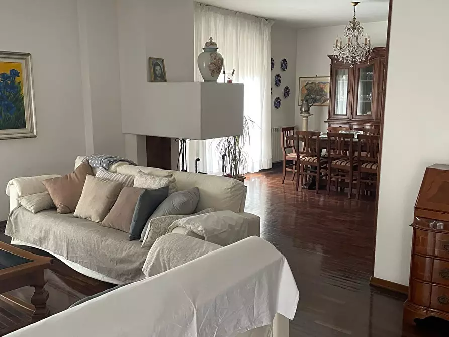 Immagine 8 di Mansarda in vendita  a Carrara